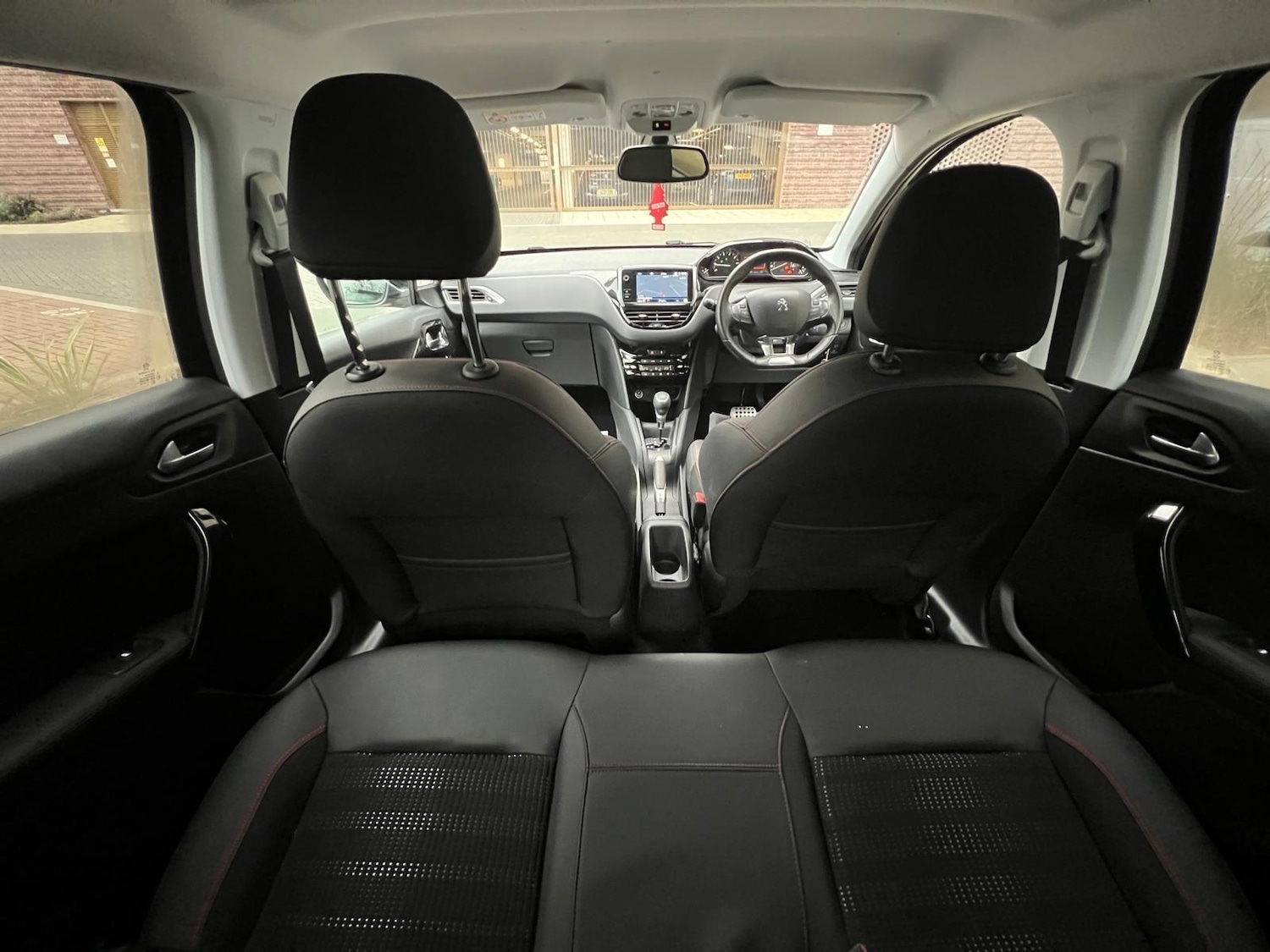 Used Peugeot 208 2018 for sale - 77029209: Photo 12