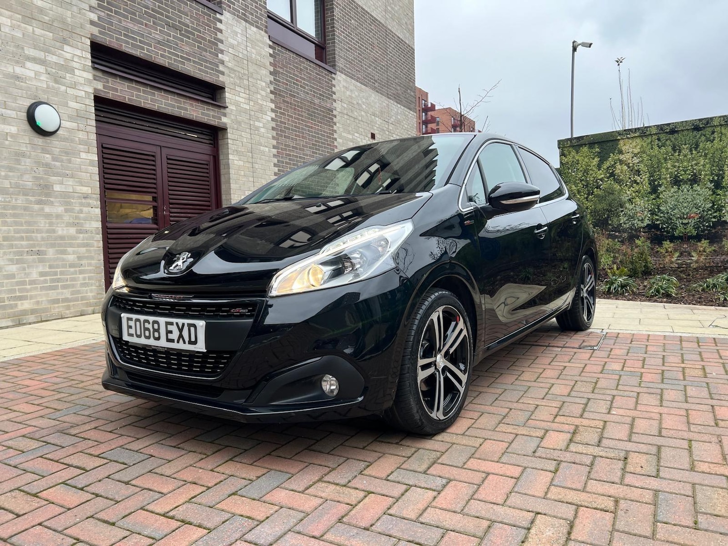 Used Peugeot 208 2018 for sale - 77029209: Photo 18