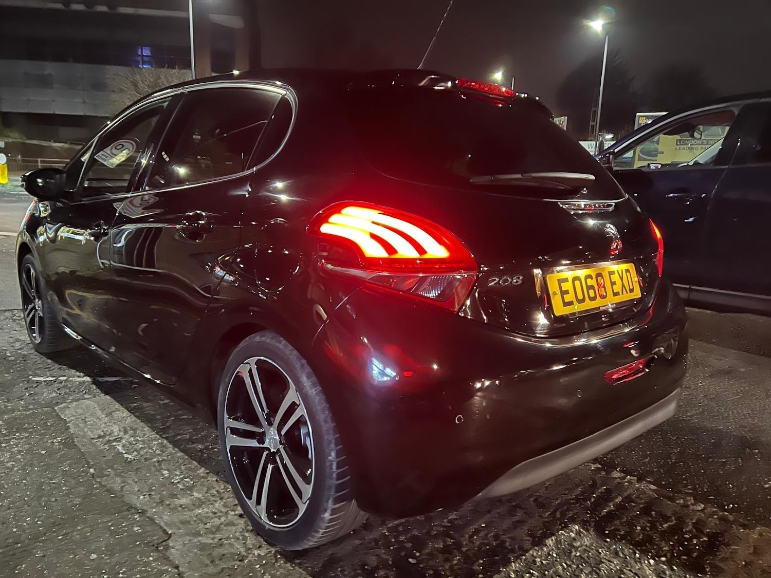 Used Peugeot 208 2018 for sale - 77029209: Photo 2