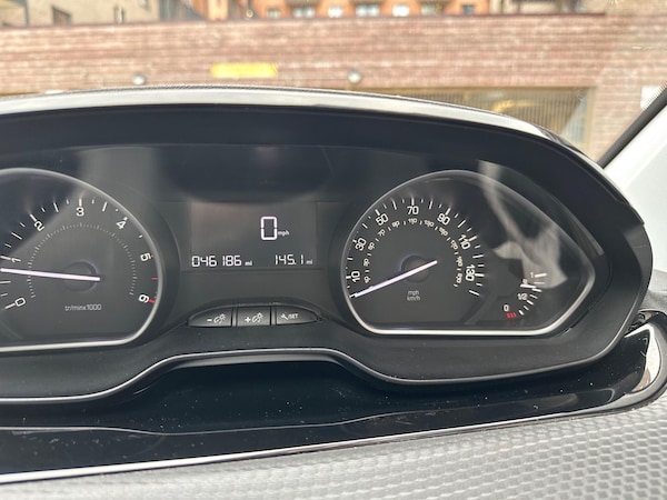 Used Peugeot 208 2015 for sale - 76021205: Photo 32