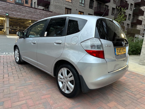Used Honda Jazz 2010 for sale - 74762919: Photo 2
