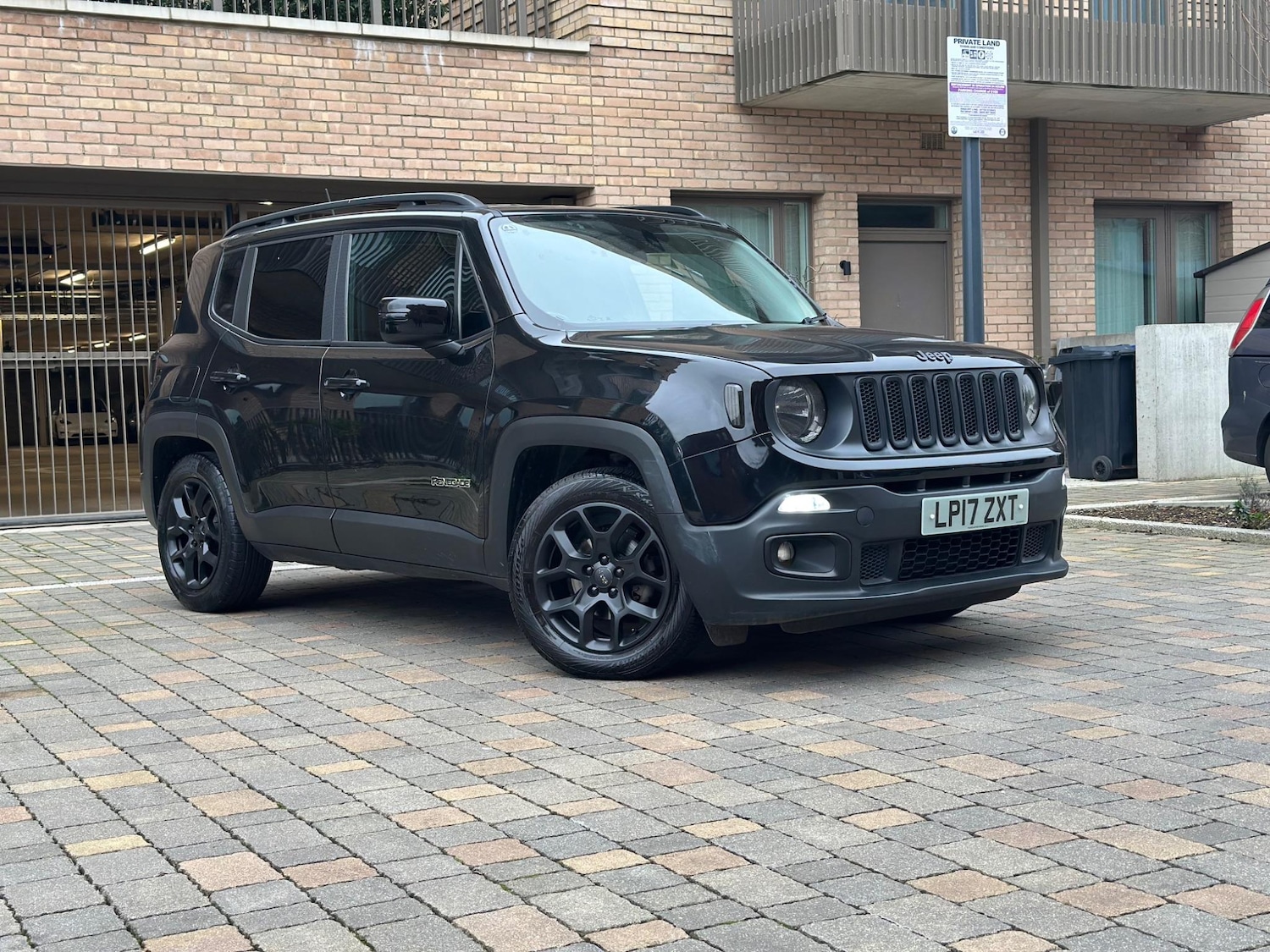 Used Jeep Renegade 2017 for sale - 76042032: Photo 8