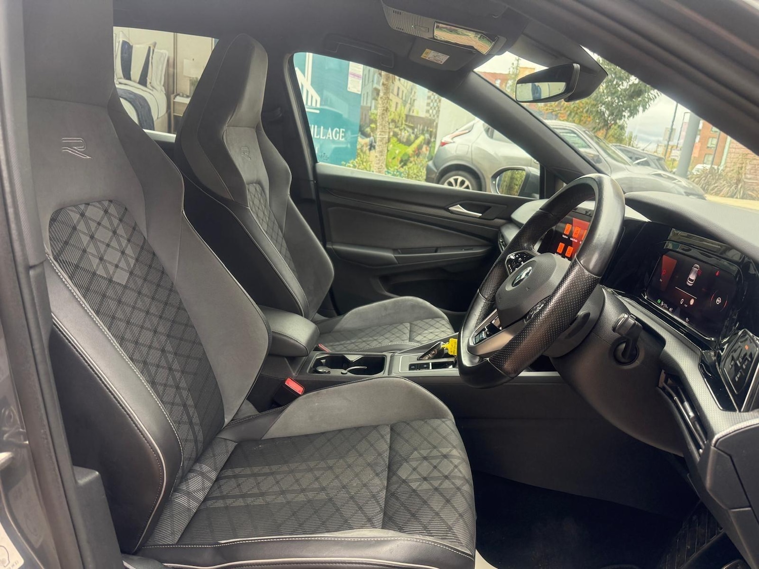 Used Volkswagen Golf 2021 for sale - 76336122: Photo 31