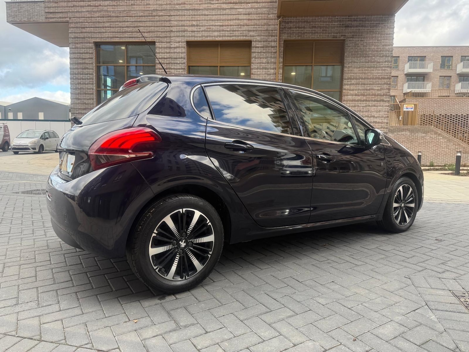 Used Peugeot 208 2019 for sale - 76371566: Photo 2