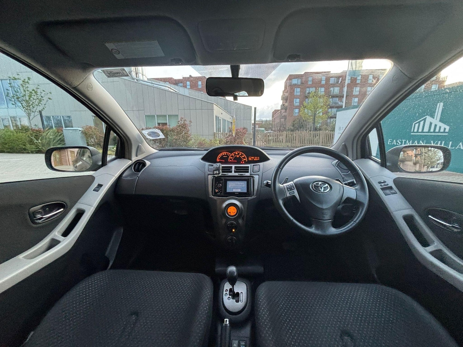 Used Toyota Yaris for sale - 78135876: Photo 3