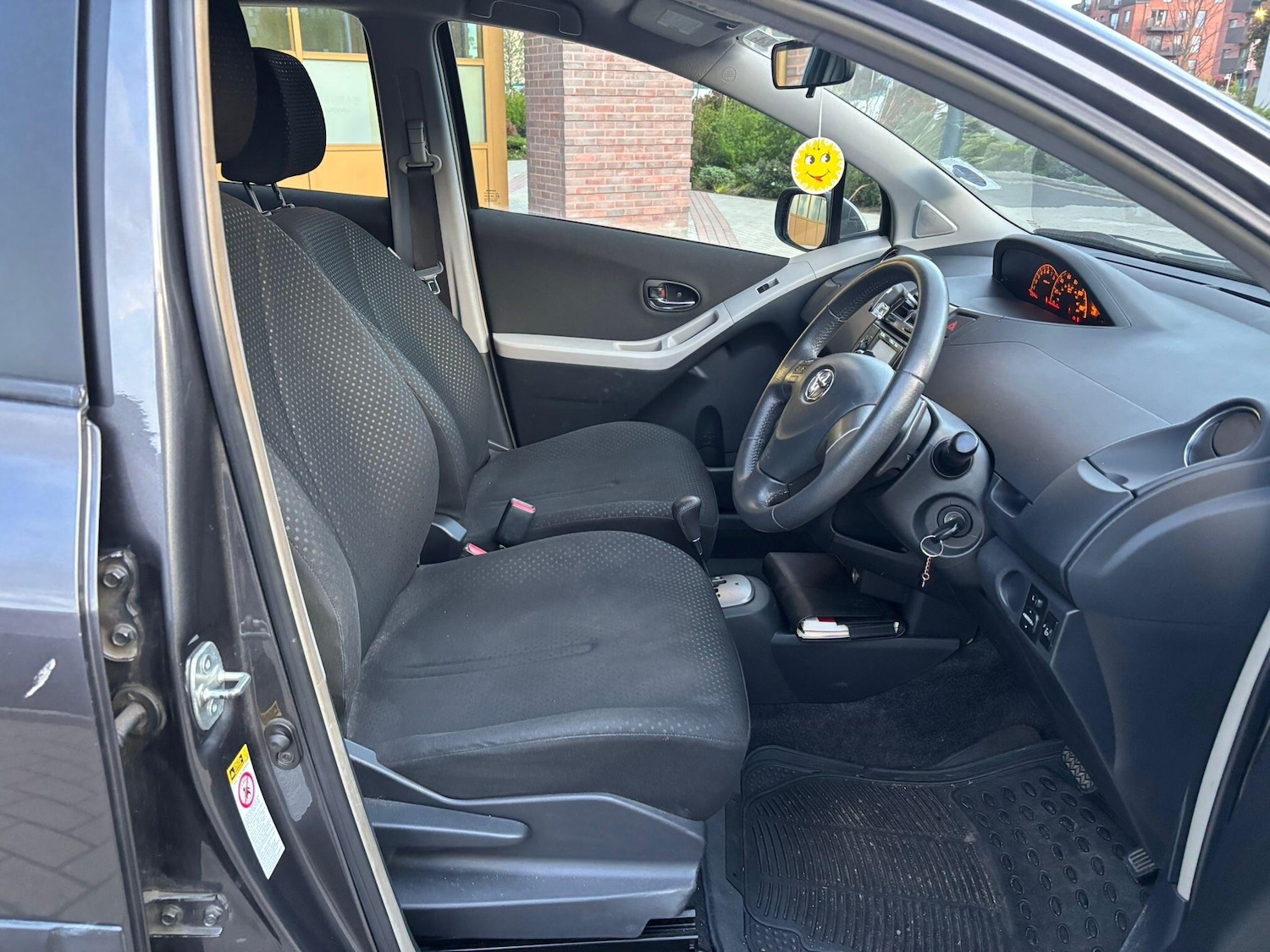 Used Toyota Yaris for sale - 78135876: Photo 38