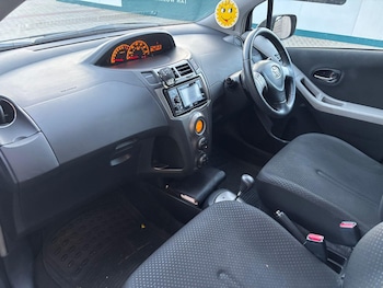 Used Toyota Yaris 2011 for sale - 78135876: Photo