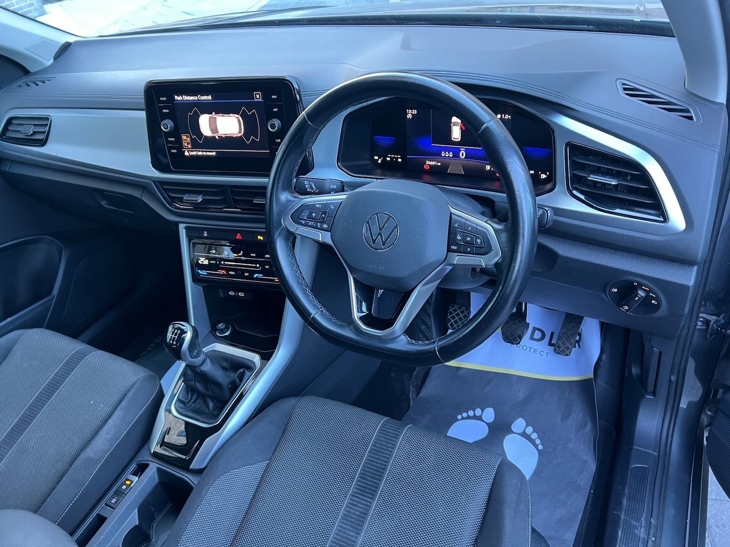 Used Volkswagen T-Roc 2023 for sale - 77109513: Photo 16