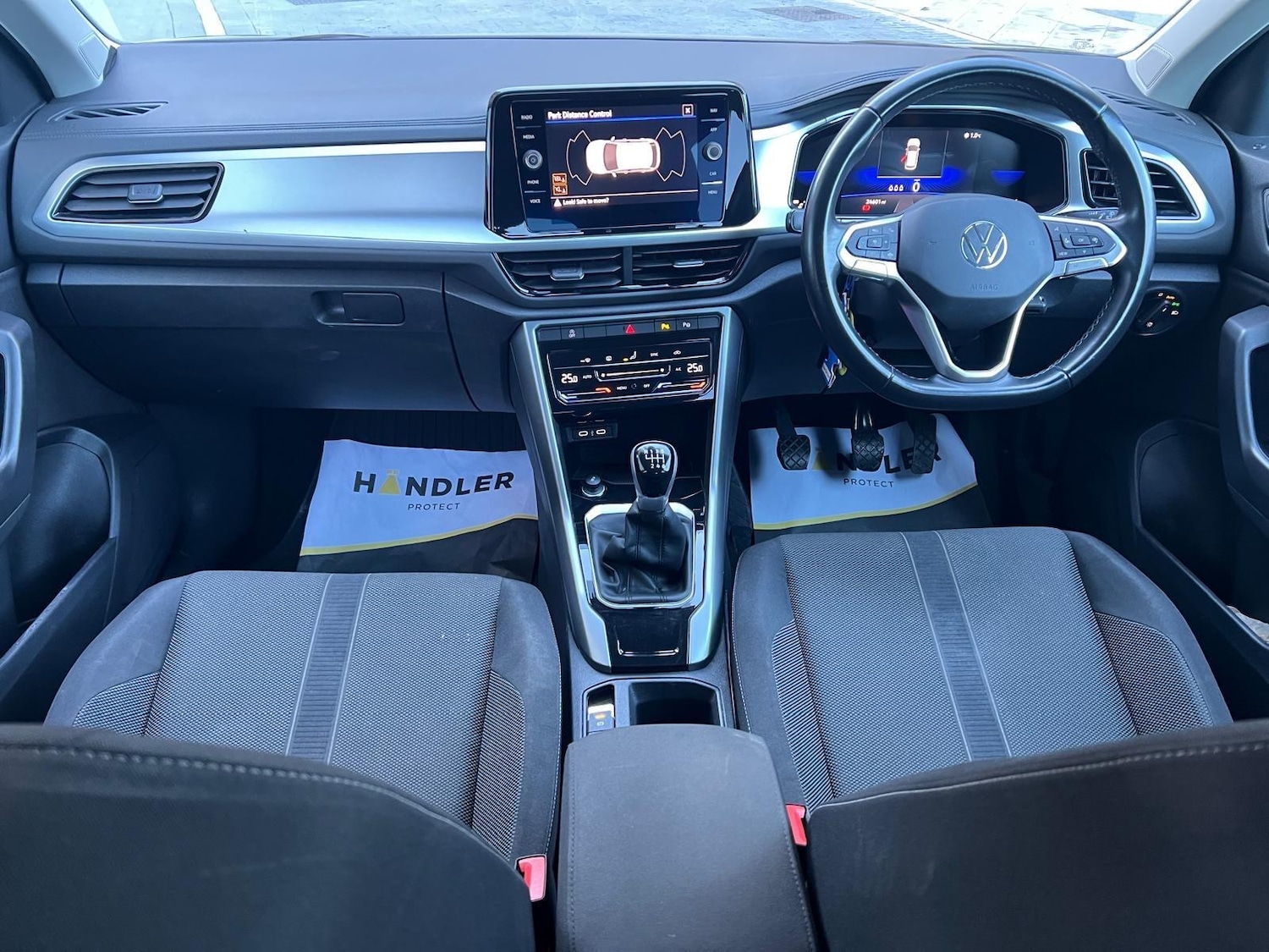 Used Volkswagen T-Roc 2023 for sale - 77109513: Photo 4