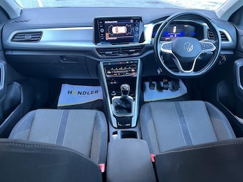 Used Volkswagen T-Roc 2023 for sale - 77109513: Photo