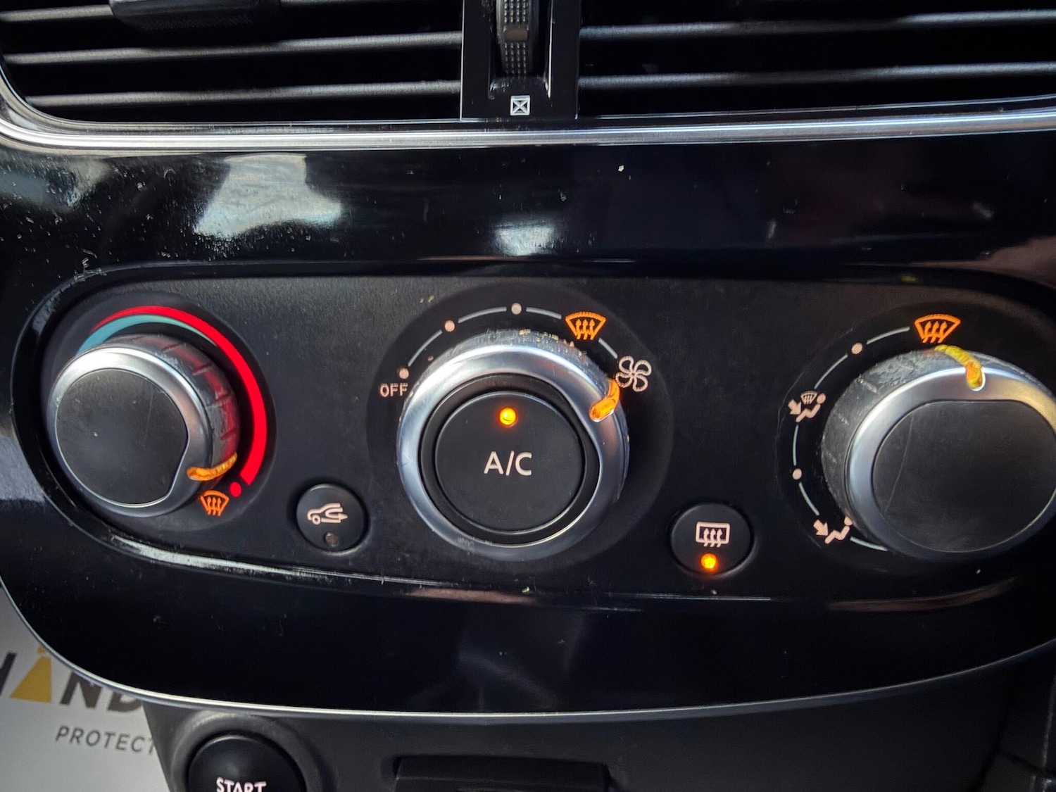 Used Renault Clio 2019 for sale - 76855673: Photo 25