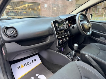 Used Renault Clio 2019 for sale - 76855673: Photo