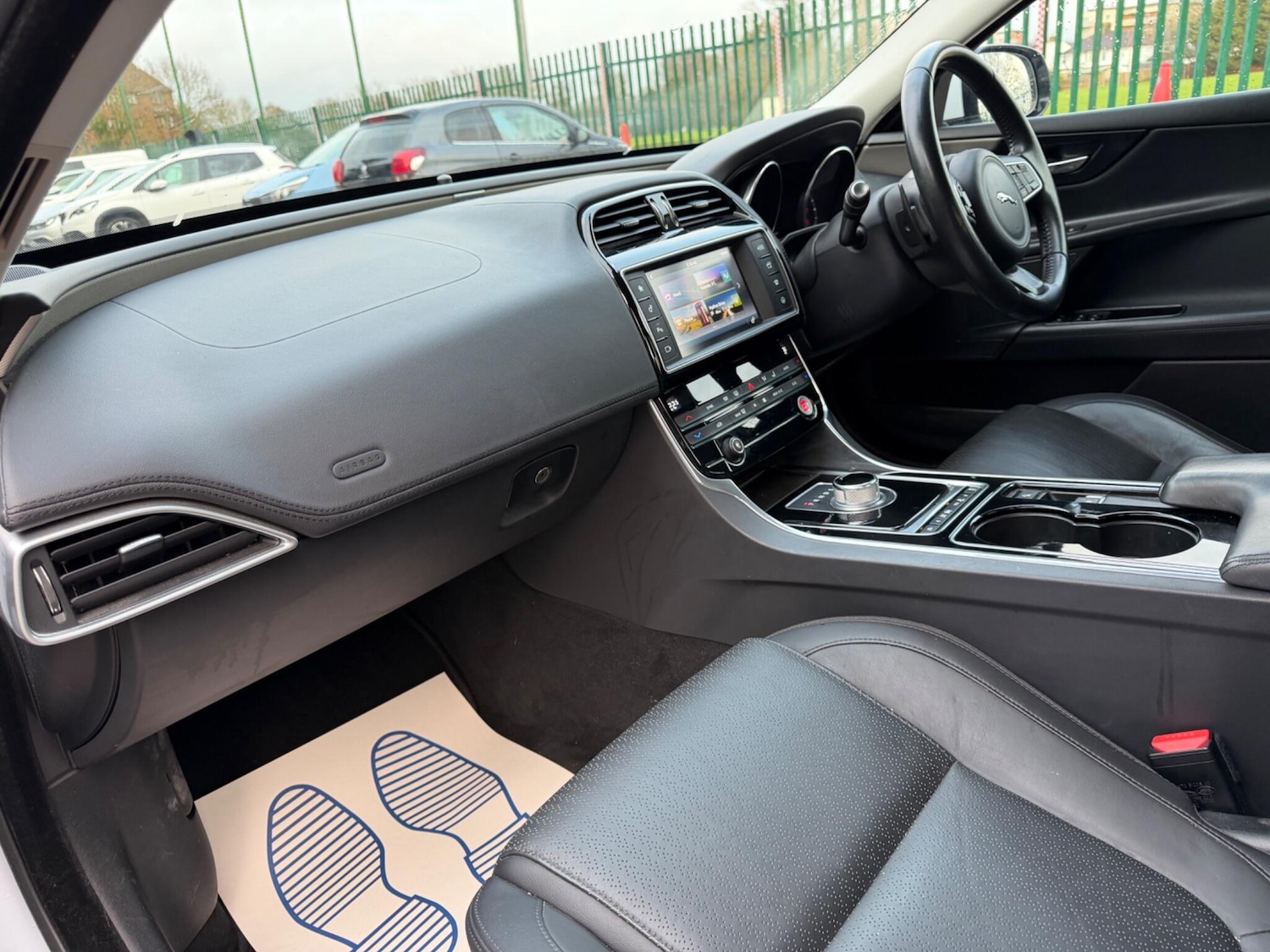 Used Jaguar XE for sale - 77484387: Photo 4