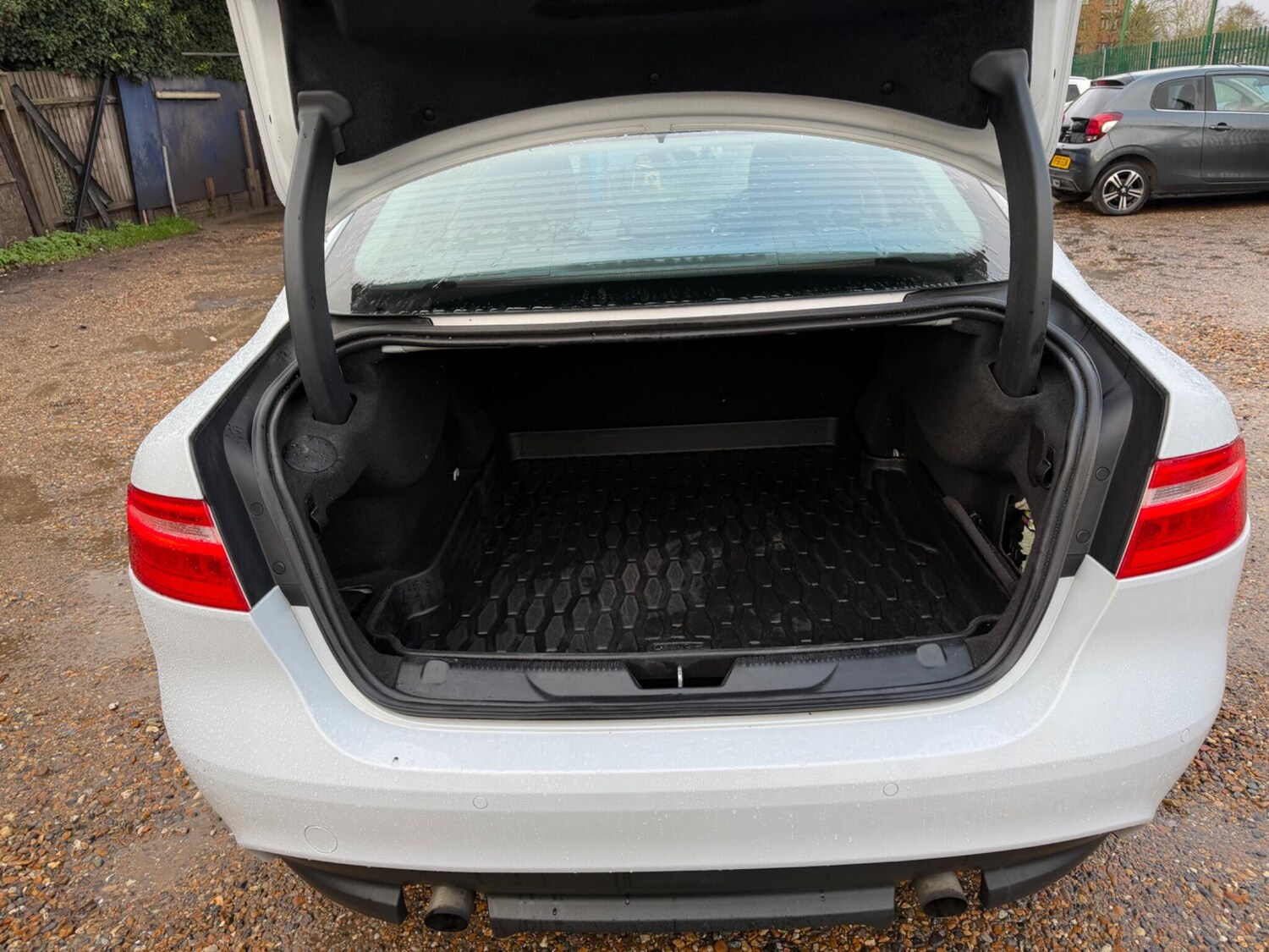 Used Jaguar XE for sale - 77484387: Photo 41