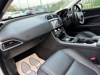 Used Jaguar XE 2015 for sale - 77484387: Photo