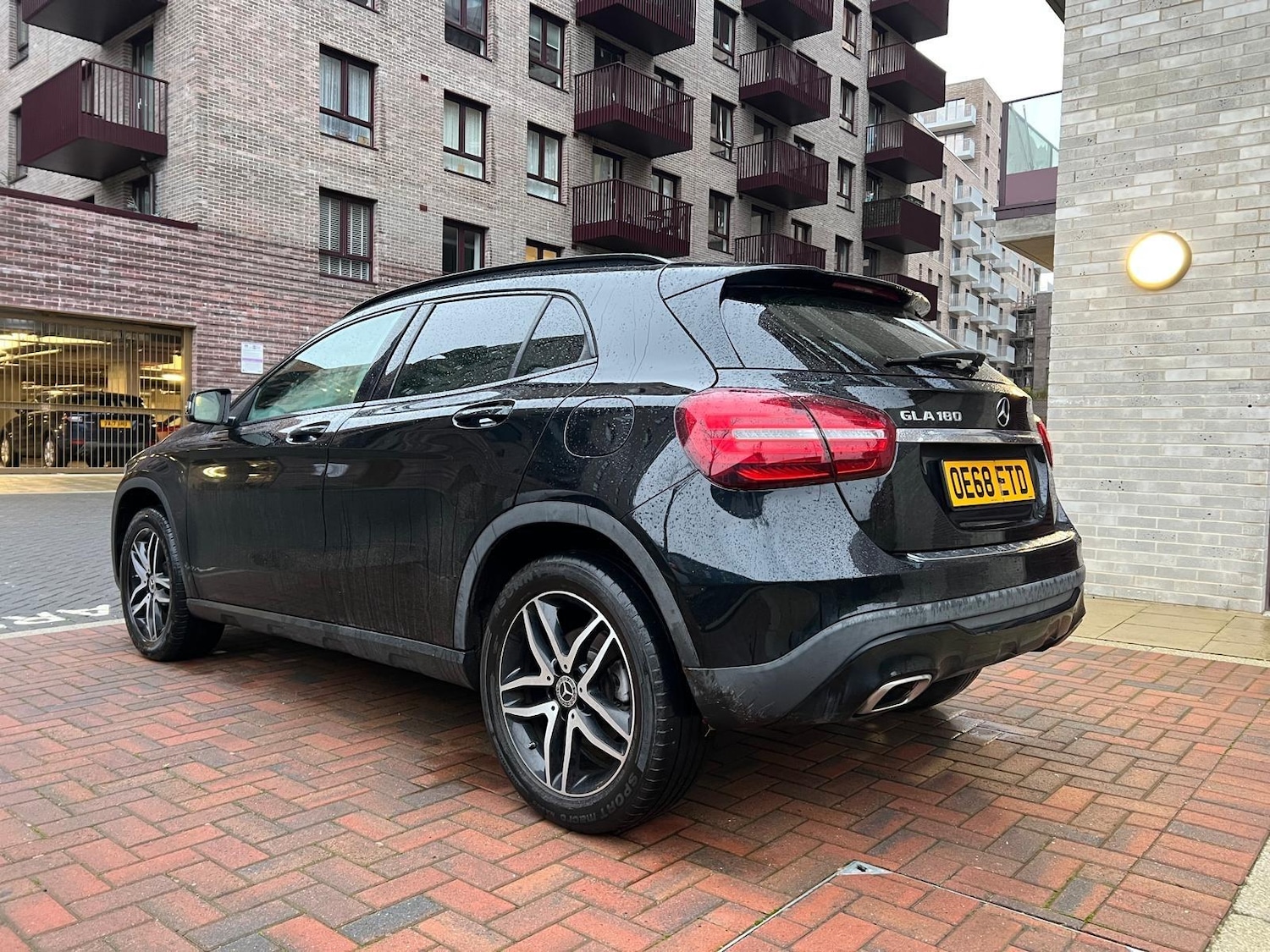 Used Mercedes-Benz GLA 2018 for sale - 76976771: Photo 2