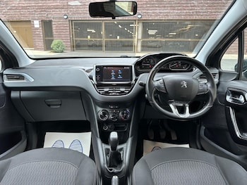 Used Peugeot 208 2017 for sale - 75949115: Photo