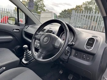 Used Suzuki Swift 2012 for sale - 76167095: Photo 4