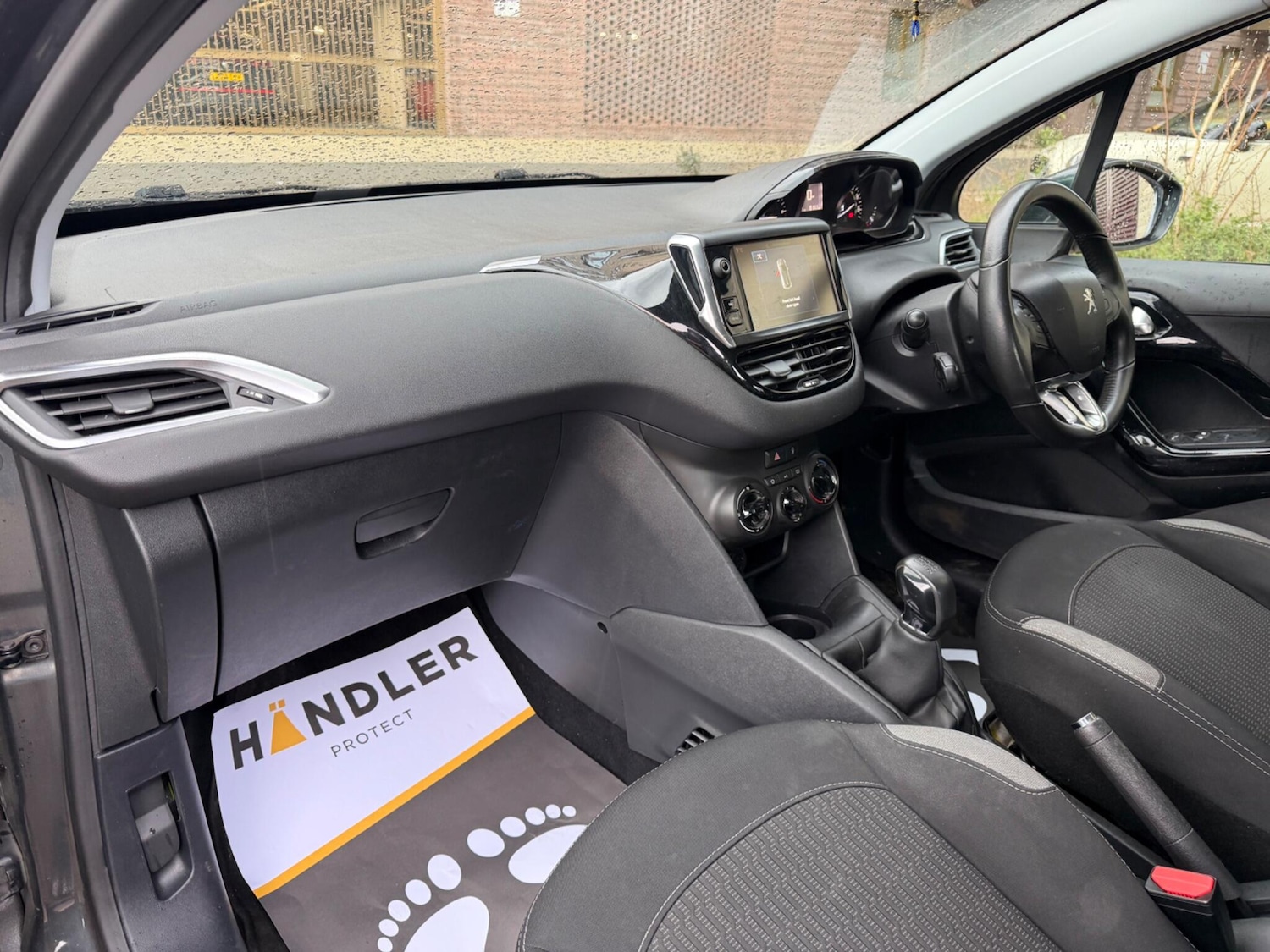 Used Peugeot 208 2016 for sale - 77396076: Photo 3