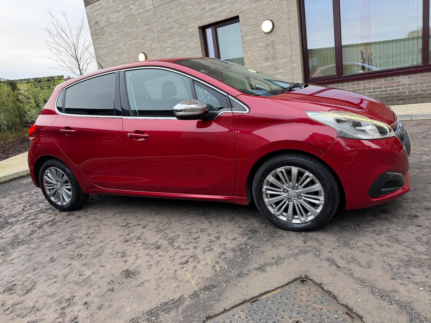 Used Peugeot 208 2015 for sale - 77175269: Photo 17