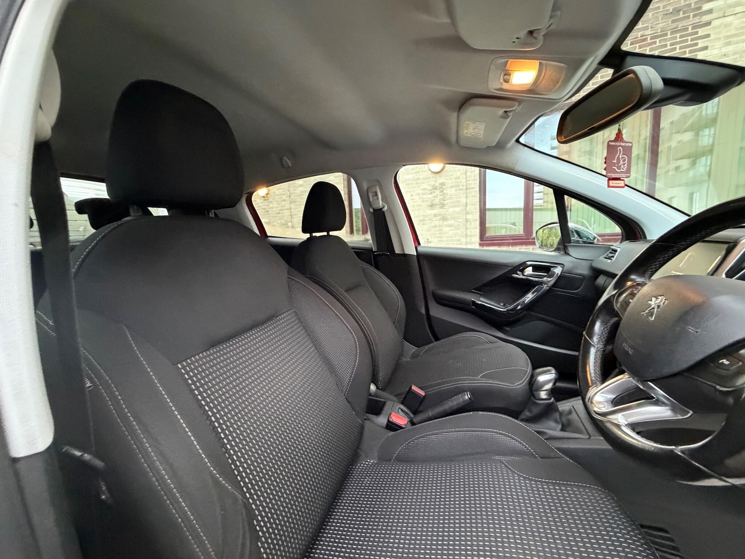 Used Peugeot 208 2015 for sale - 77175269: Photo 26