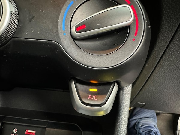 Used Kia Picanto 2018 for sale - 76121618: Photo 32