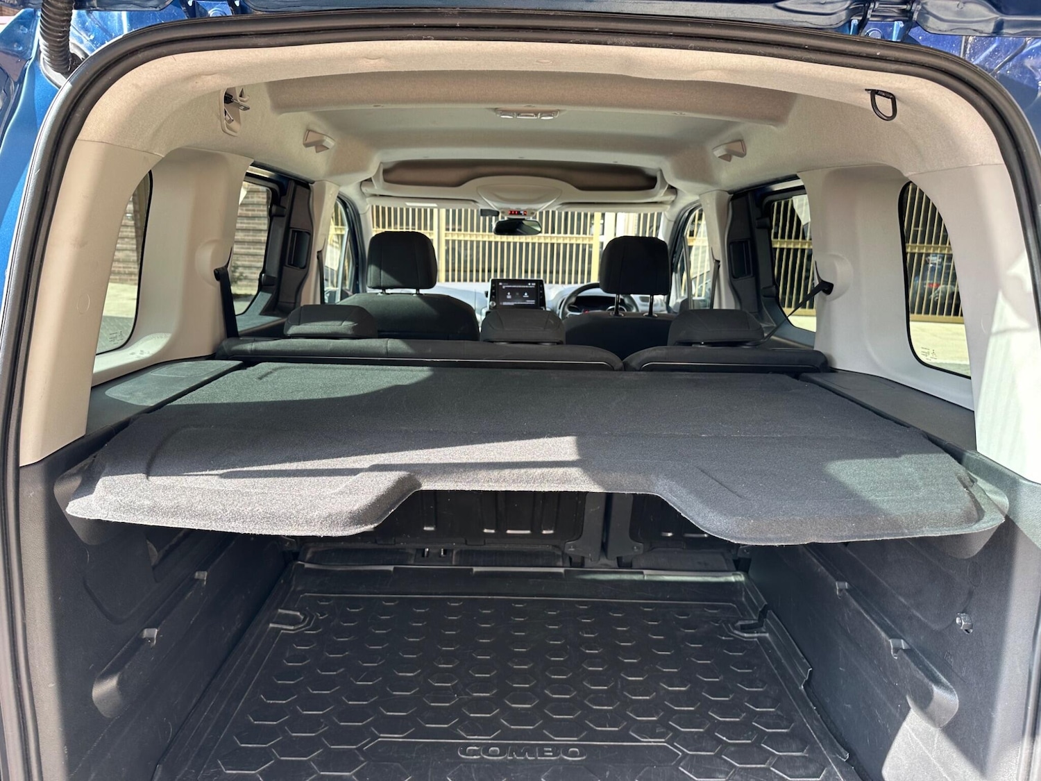 Used Vauxhall Combo Life 2020 for sale - 76997536: Photo 15