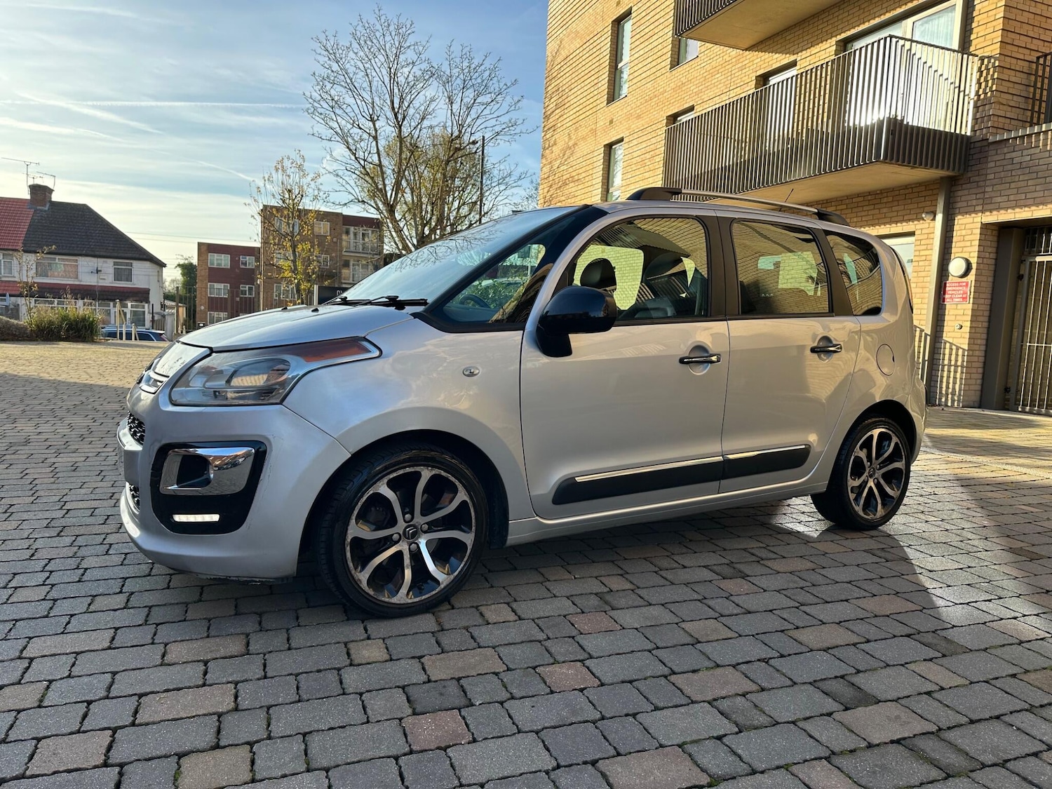 Used Citroen C3 Picasso 2017 for sale - 76752907: Photo 10