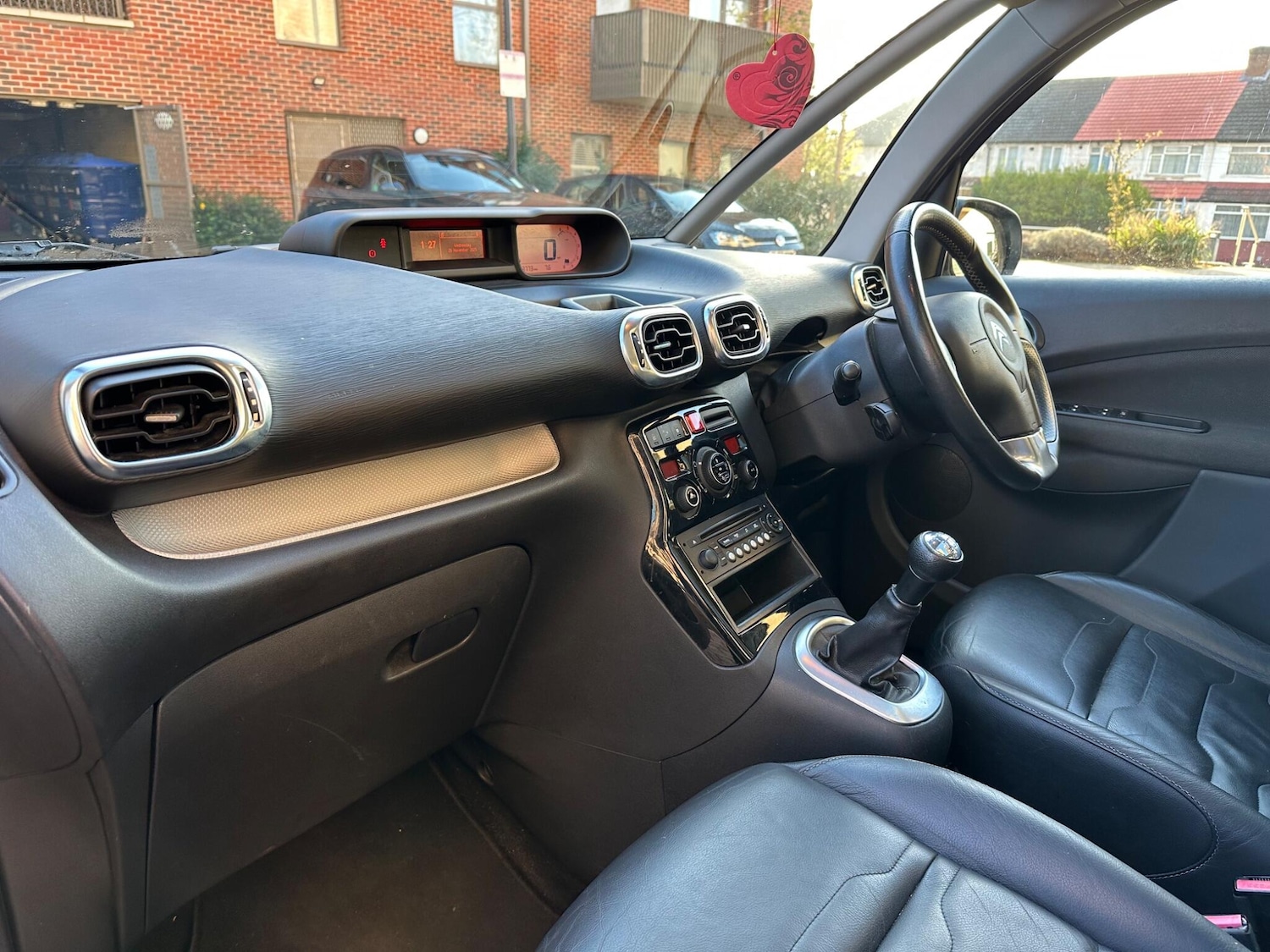 Used Citroen C3 Picasso 2017 for sale - 76752907: Photo 14