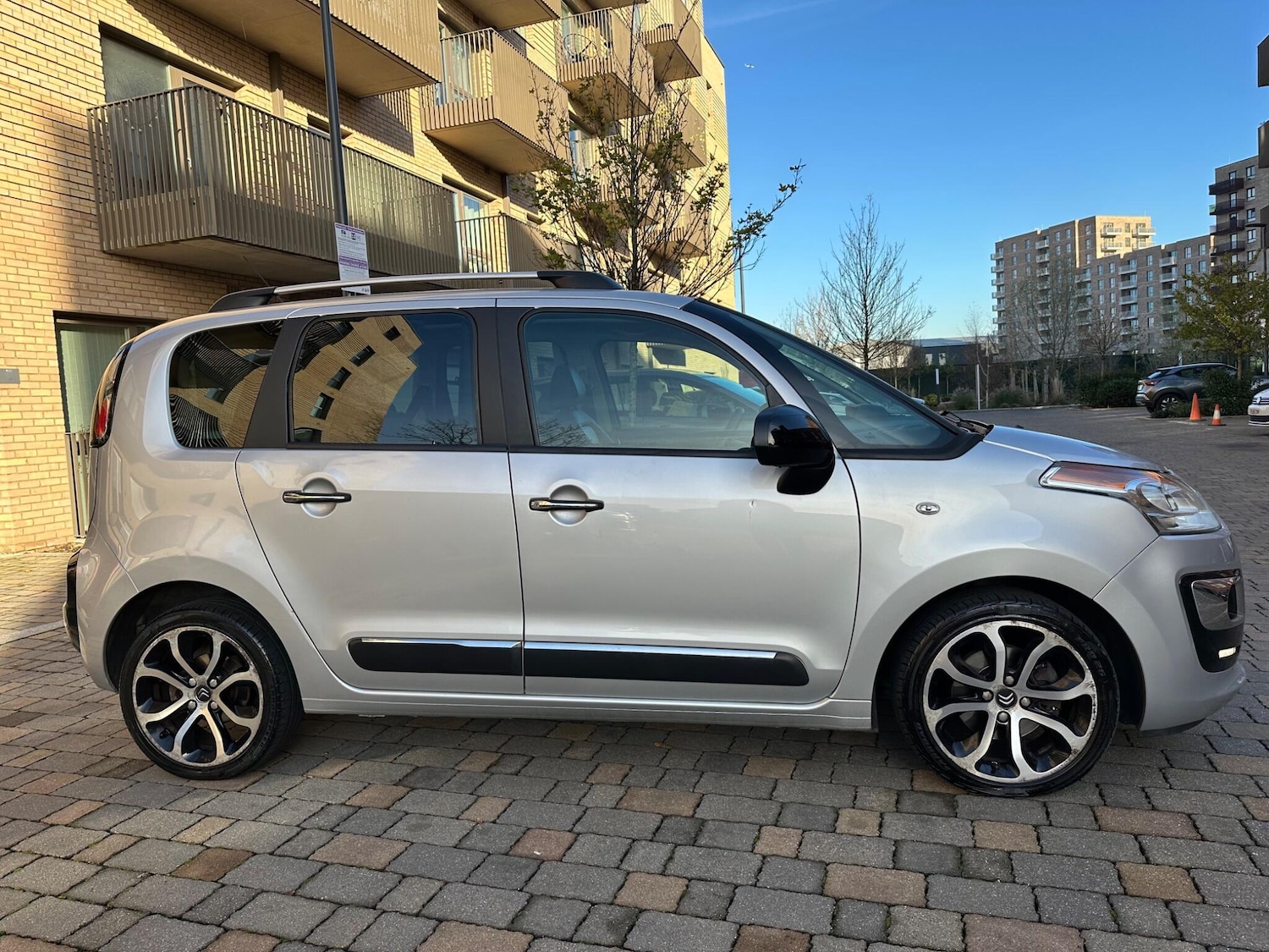 Used Citroen C3 Picasso 2017 for sale - 76752907: Photo 15