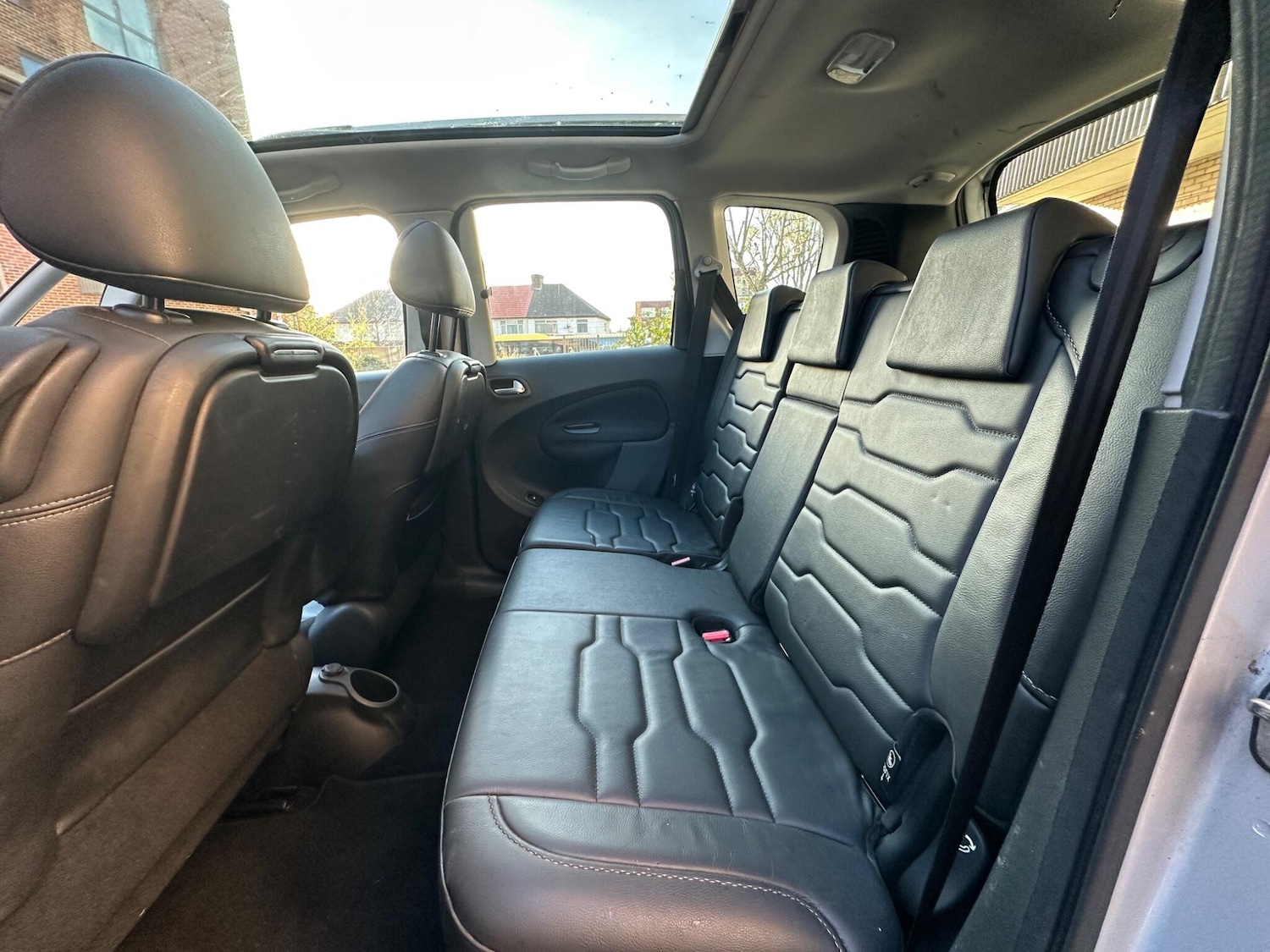 Used Citroen C3 Picasso 2017 for sale - 76752907: Photo 17