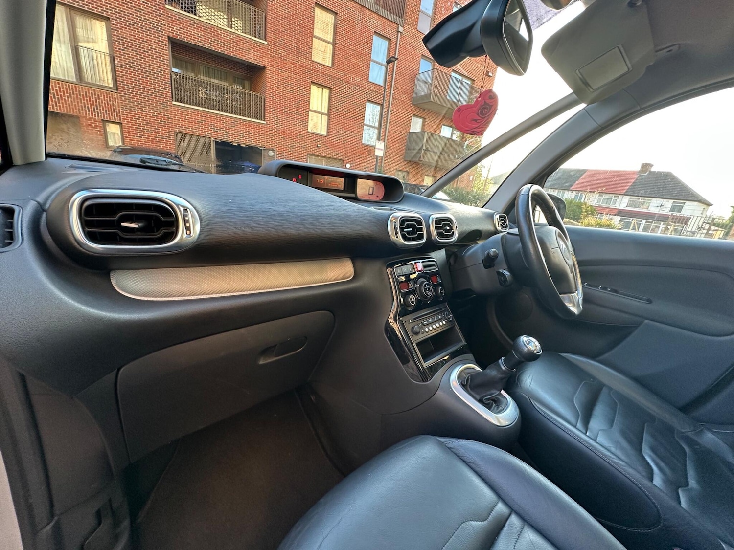 Used Citroen C3 Picasso 2017 for sale - 76752907: Photo 18