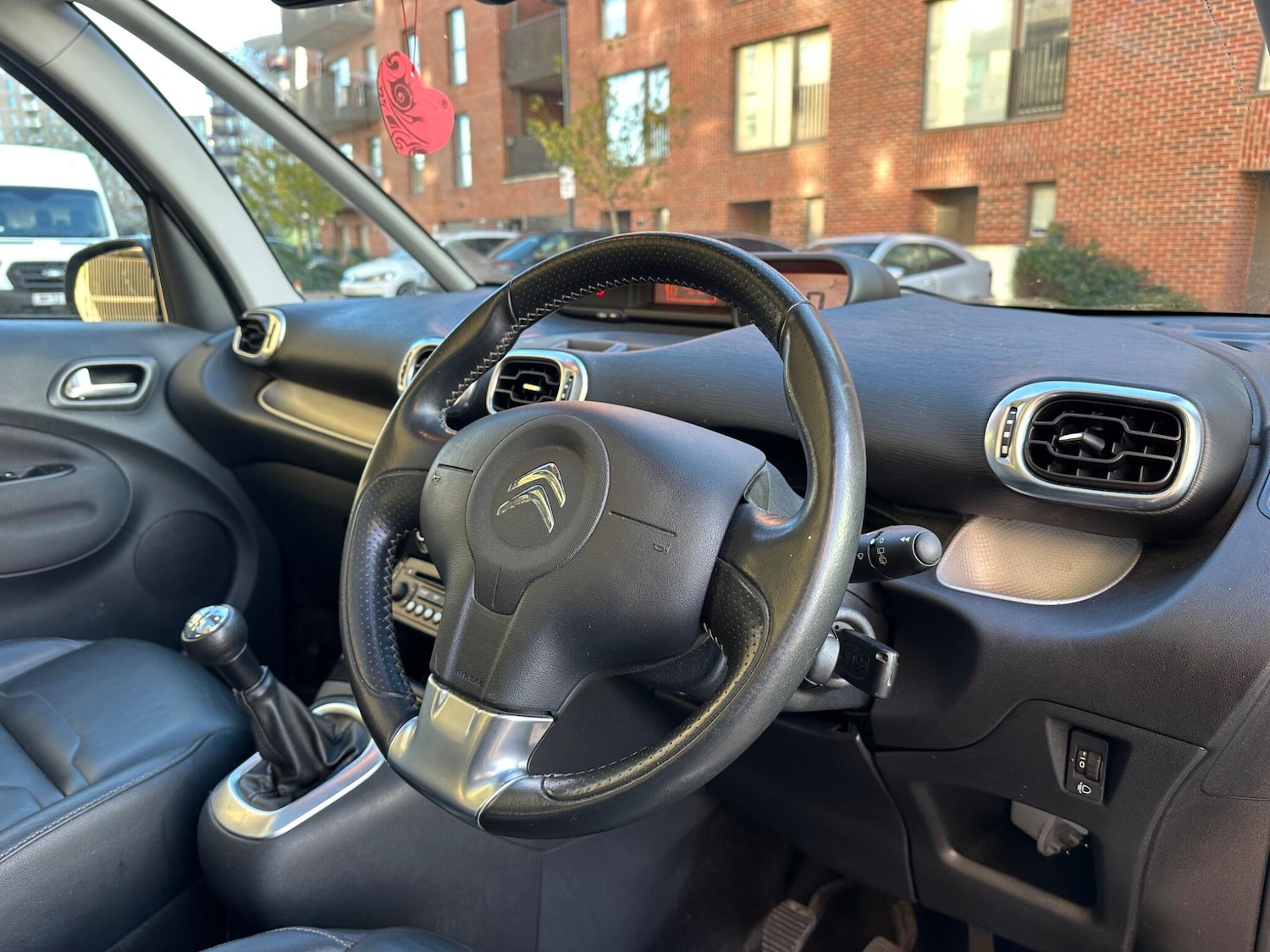 Used Citroen C3 Picasso 2017 for sale - 76752907: Photo 19