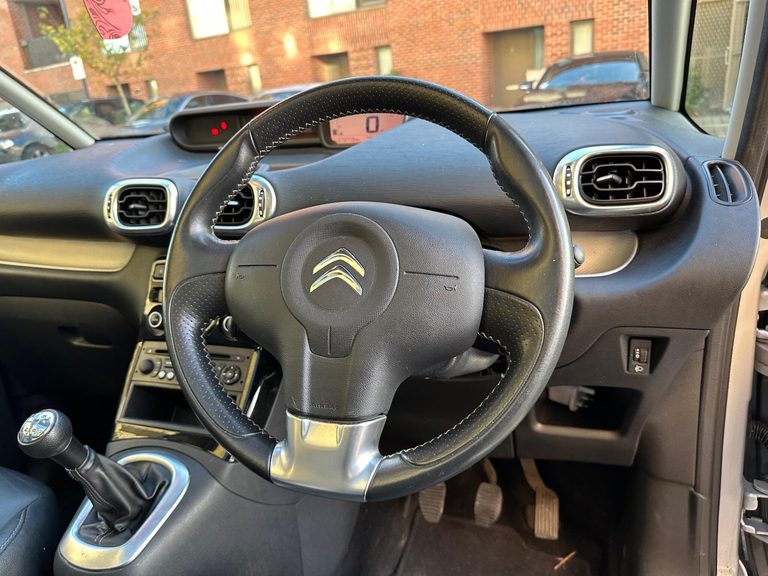 Used Citroen C3 Picasso 2017 for sale - 76752907: Photo 25