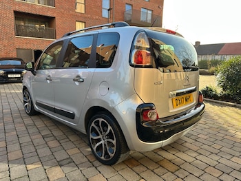 Used Citroen C3 Picasso 2017 for sale - 76752907: Photo