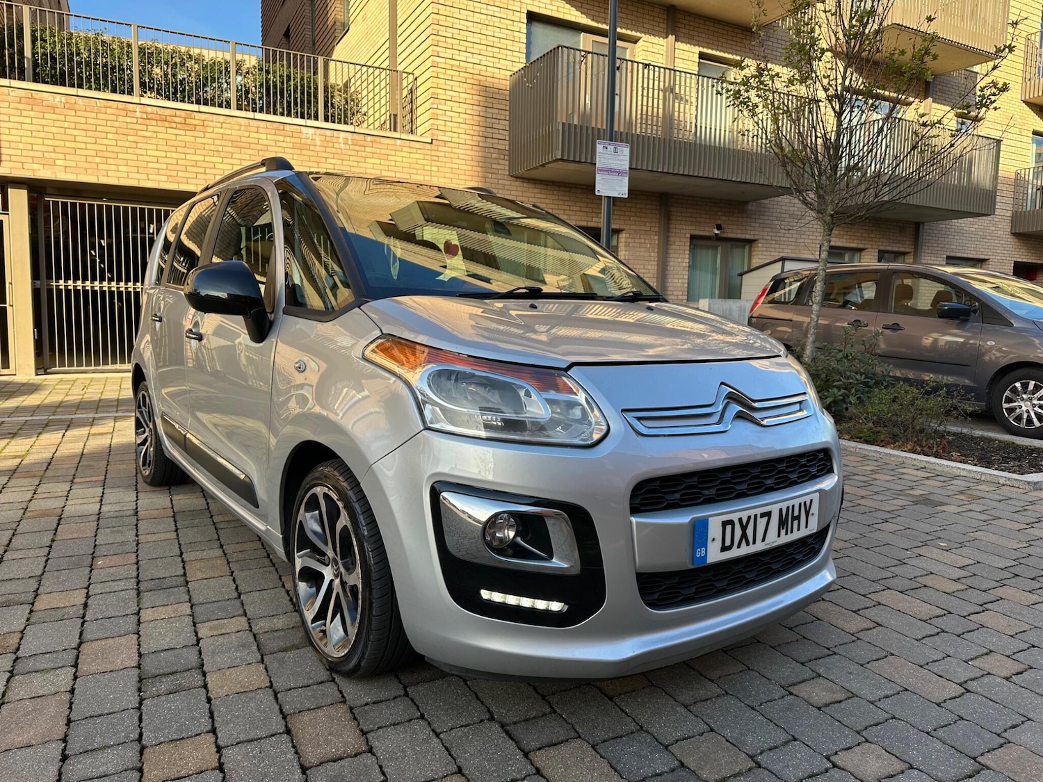 Used Citroen C3 Picasso 2017 for sale - 76752907: Photo 7
