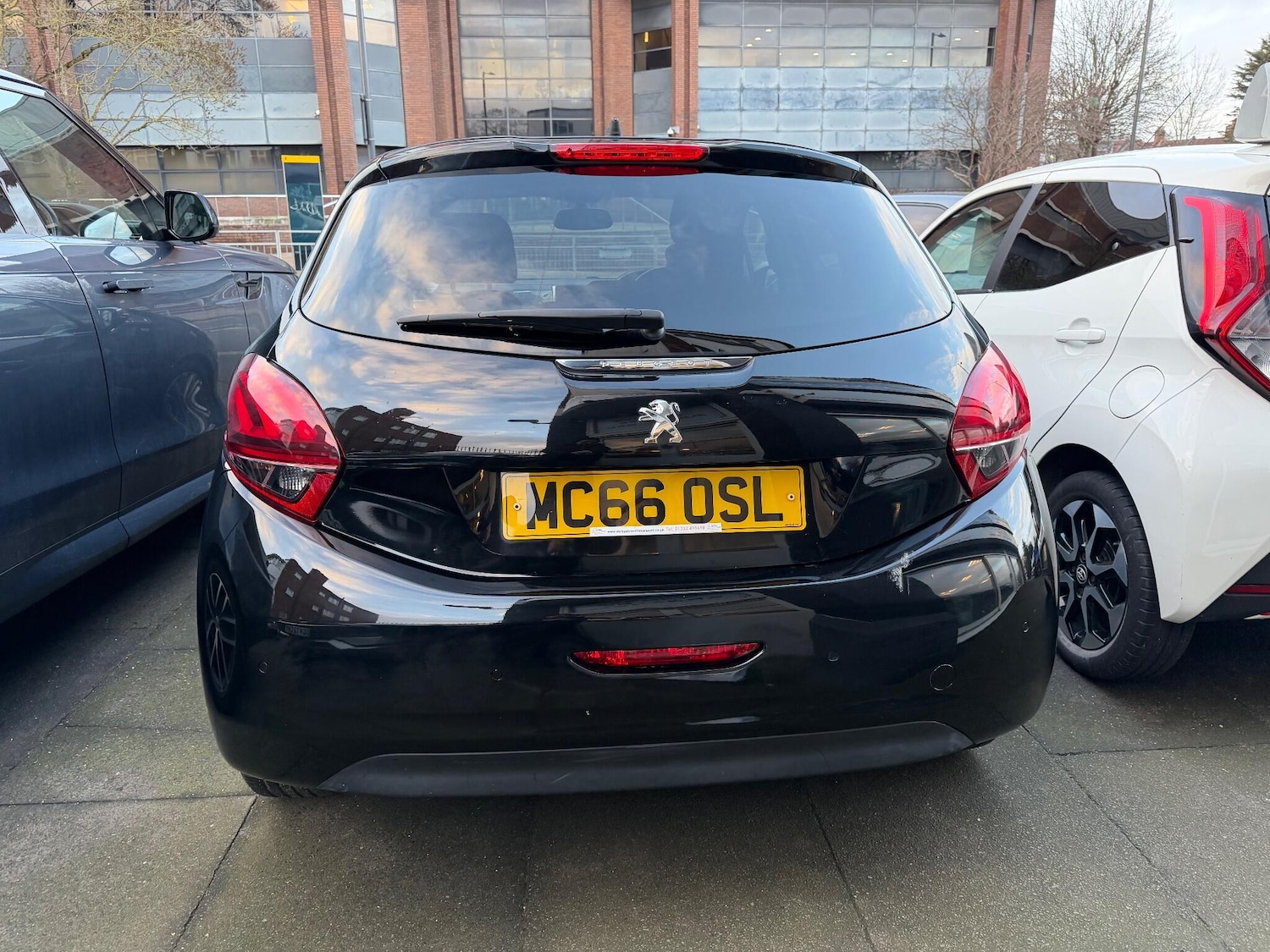 Used Peugeot 208 for sale - 77175252: Photo 2