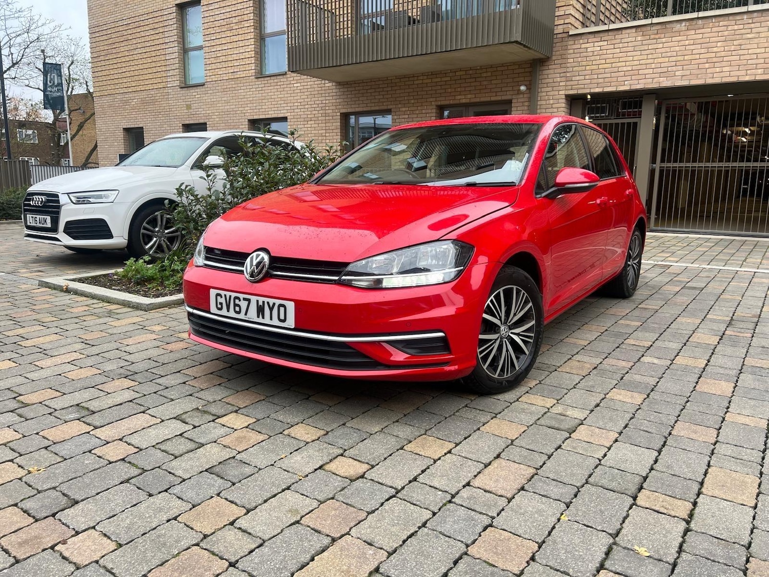 Used Volkswagen Golf 2017 for sale - 76992384: Photo 21