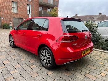 Used Volkswagen Golf 2017 for sale - 76992384: Photo