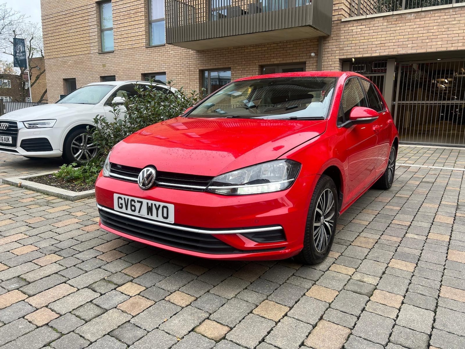 Used Volkswagen Golf 2017 for sale - 76992384: Photo 9