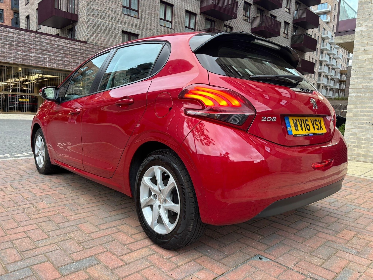 Used Peugeot 208 for sale - 78127985: Photo 2