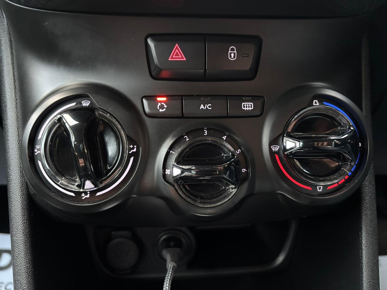 Used Peugeot 208 for sale - 78127985: Photo 45