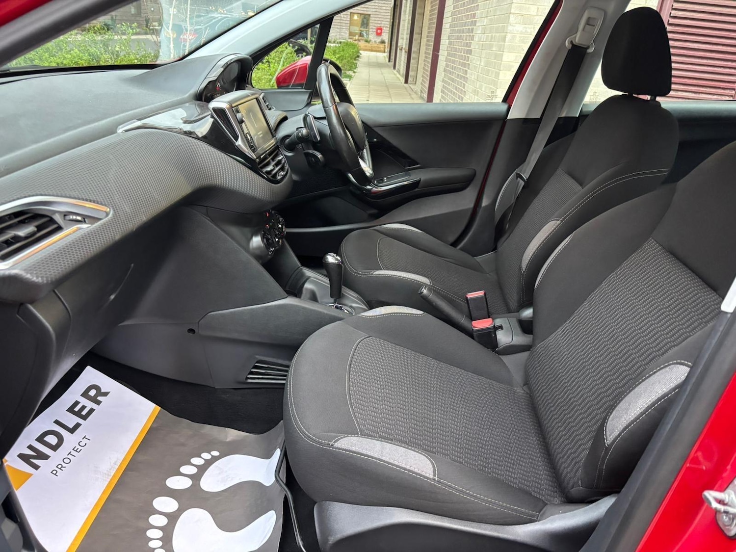 Used Peugeot 208 for sale - 78127985: Photo 57