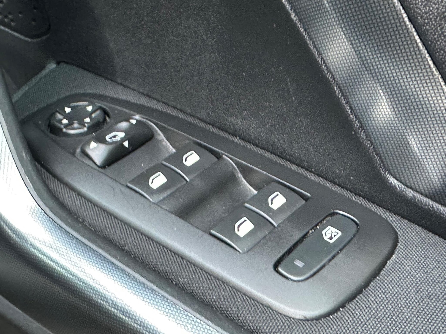 Used Peugeot 2008 2019 for sale - 76597052: Photo 28