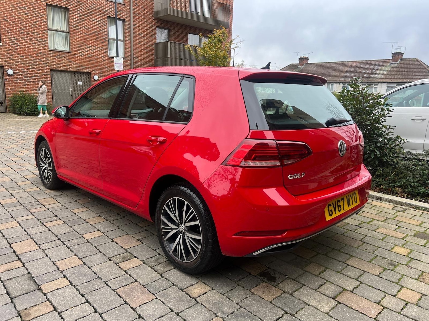 Used Volkswagen Golf 2017 for sale - 76084872: Photo 2