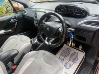 Used Peugeot 208 2014 for sale - 74935198: Photo