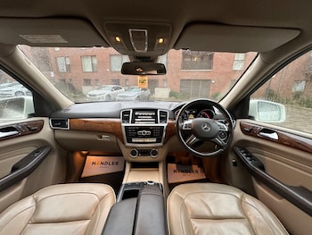 Used Mercedes-Benz M Class 2012 for sale - 76992922: Photo