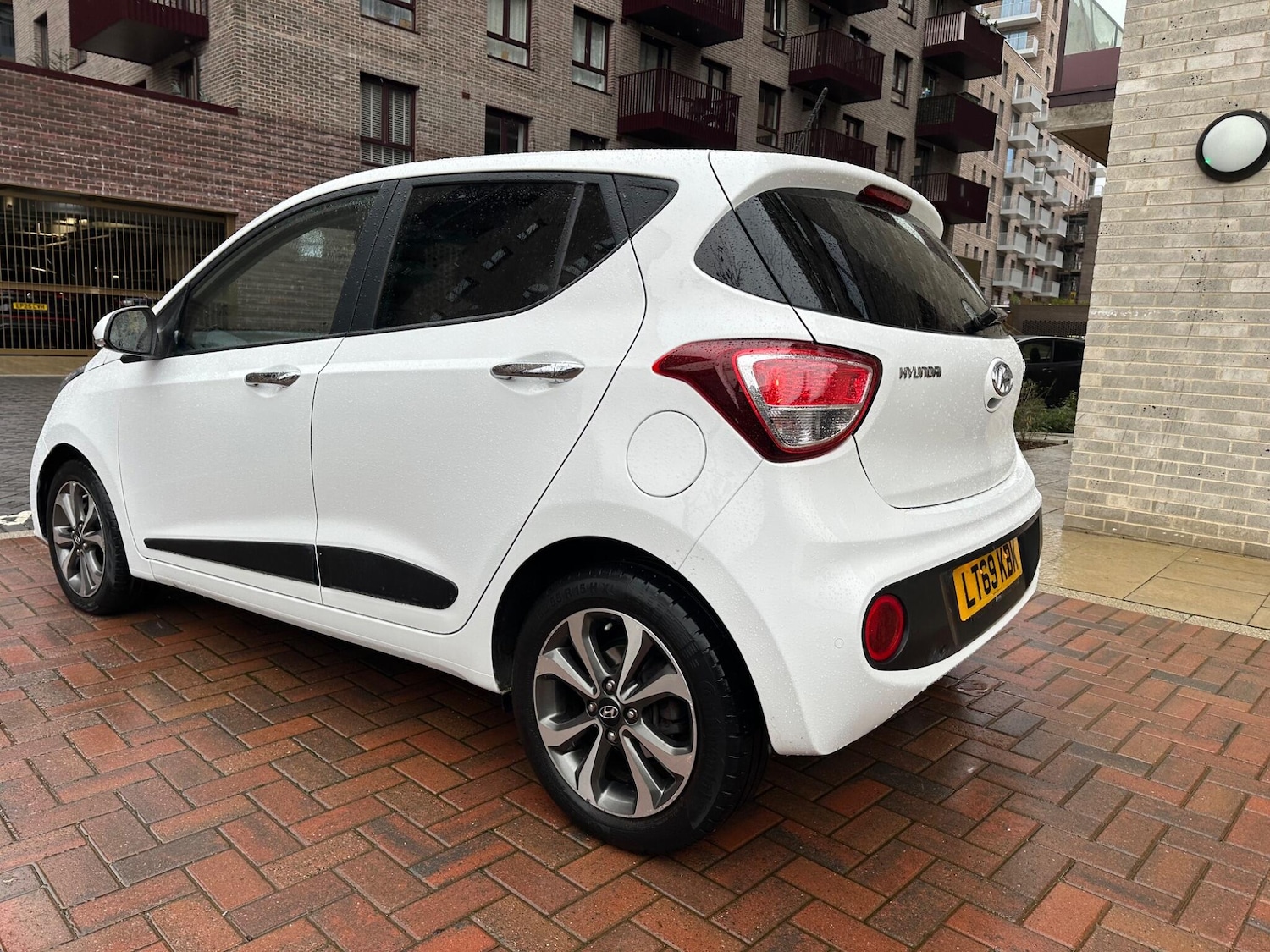 Used Hyundai i10 2019 for sale - 76666916: Photo 2
