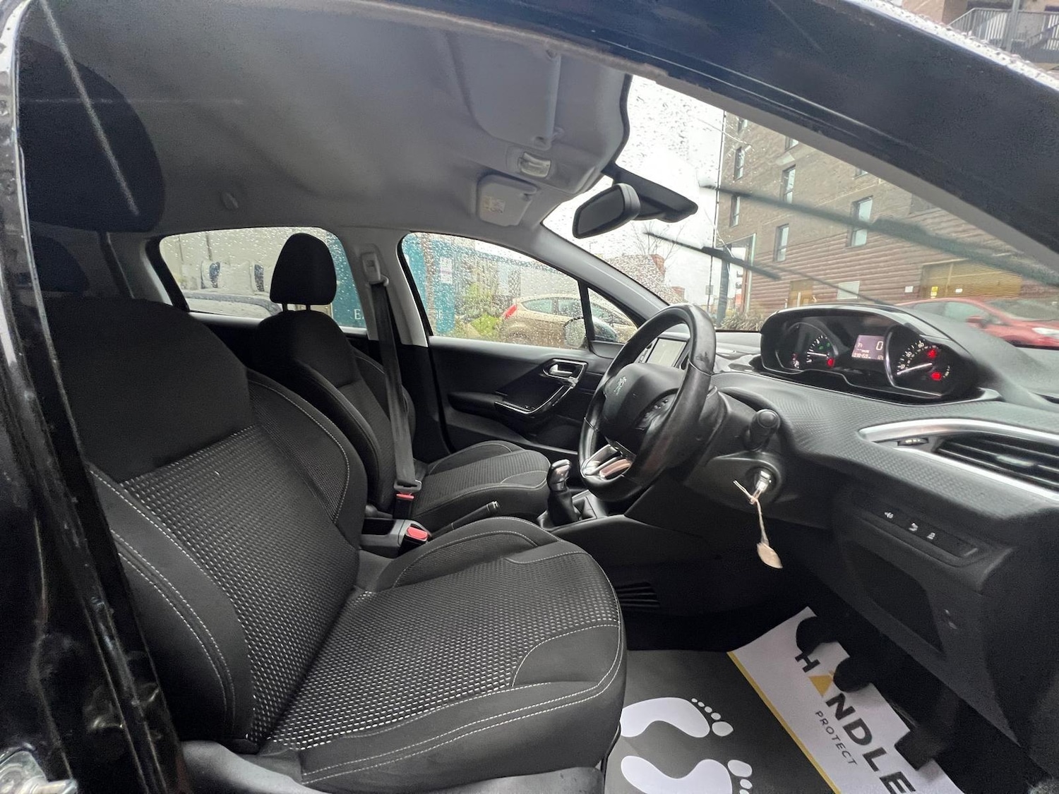 Used Peugeot 208 for sale - 76991849: Photo 21