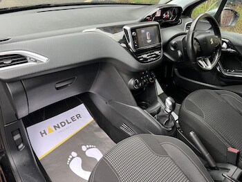 Used Peugeot 208 2015 for sale - 76991849: Photo